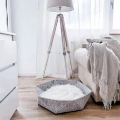 Canadian Cat Company Filz-Katzenkorb Zoey Hellgrau -Katzenartikel c8493d272843445e66793e48c37a897ebf526d6f 1360974 de DE efaf4fc612d9d0f046698d737467a409a70107a5GBcoml